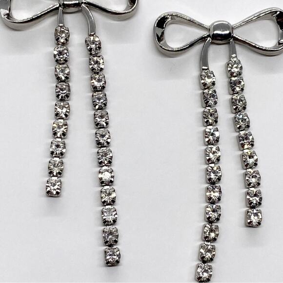 NEW Silver Bow Rhinestone Earrings - Picture 6 of 9